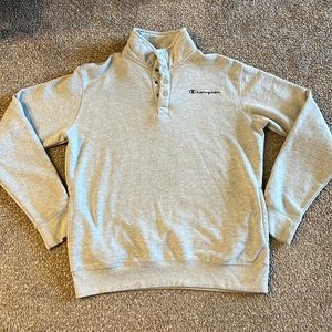 Excellent preowned condition. Made by Champion in a size medium.